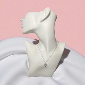 Gorgeous Silver Heart Pendant Necklace